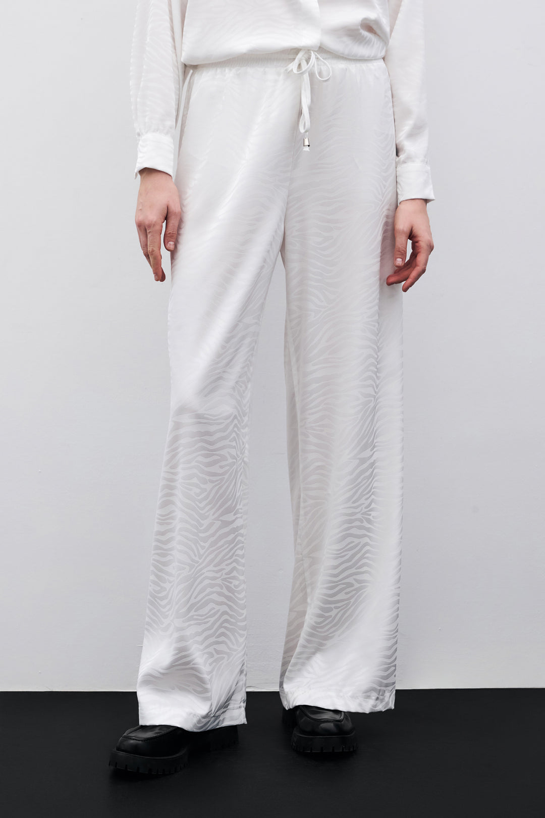 Sateen Pantalon ample à motifs zèbre - Écru