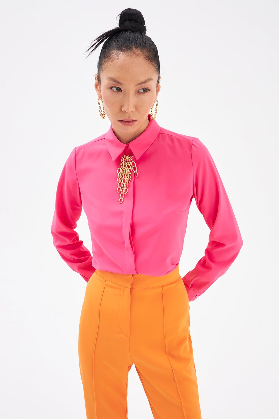 Sateen Chemise droite avec accessoire en chaîne - Fuchsia