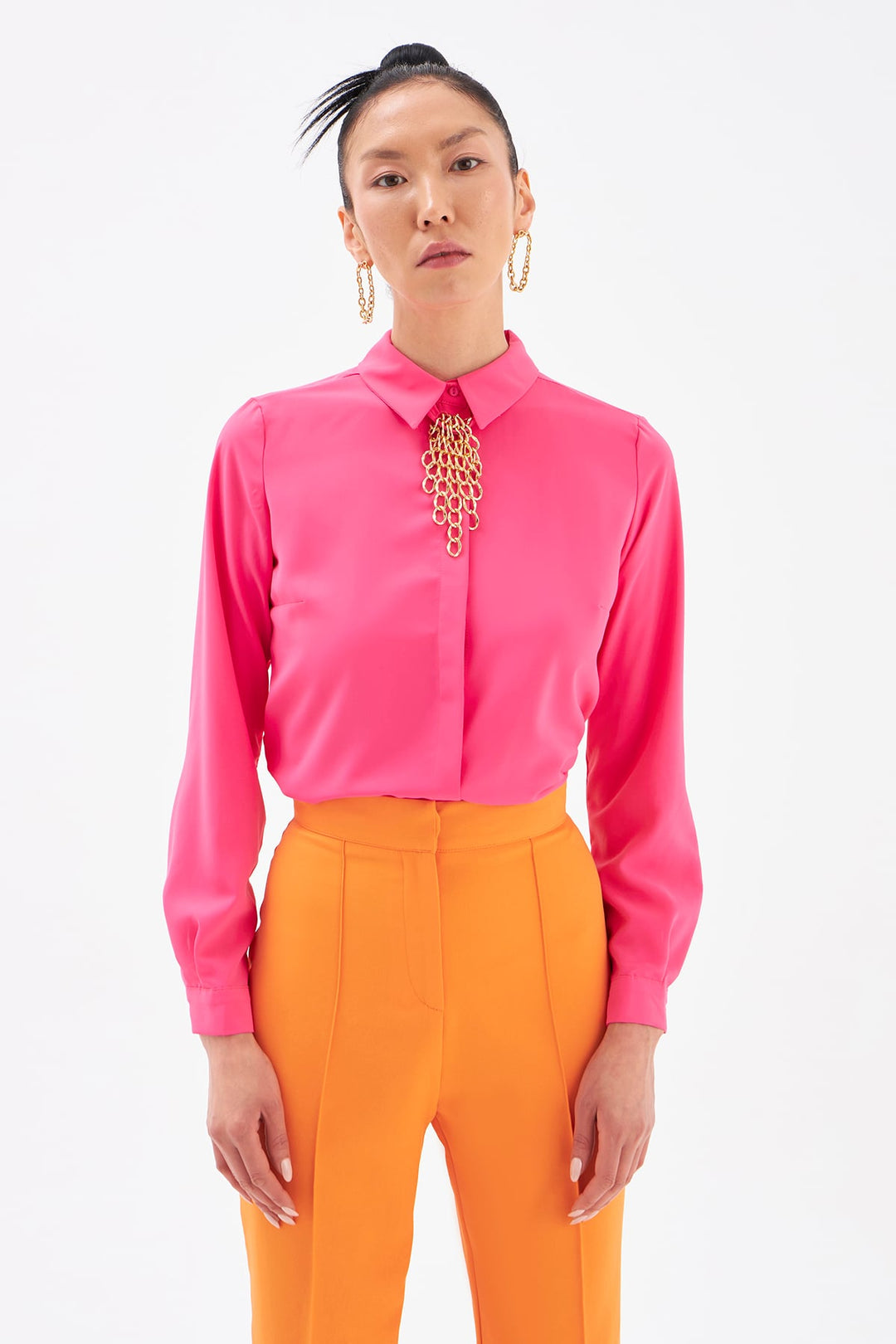 Sateen Chemise droite avec accessoire en chaîne - Fuchsia