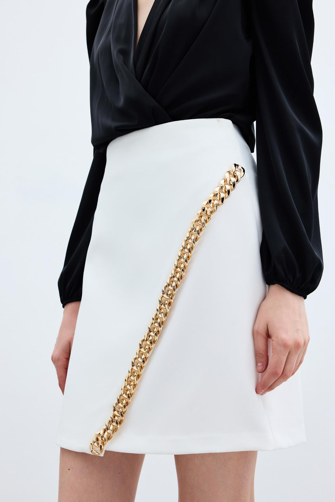 Sateen Jupe Mini avec Accessoire en Chaîne - Écru