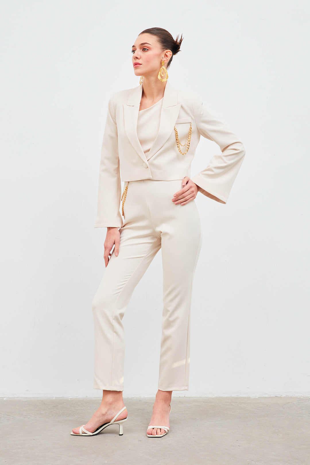 Sateen Pantalon avec accessoire en chaîne - Beige