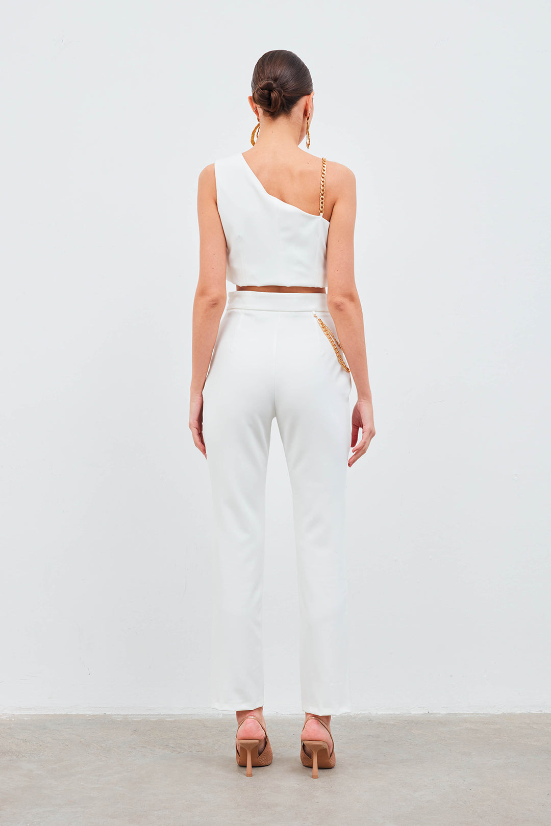 Sateen Pantalon avec accessoire en chaîne - Écru