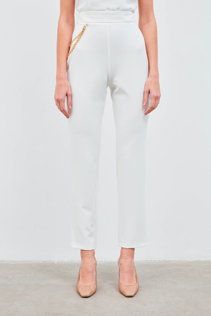 Sateen Pantalon avec accessoire en chaîne - Écru