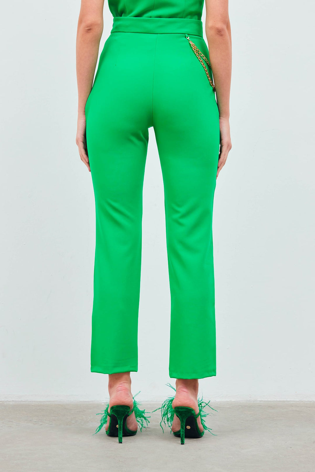 Sateen Pantalon avec accessoire en chaîne - Vert