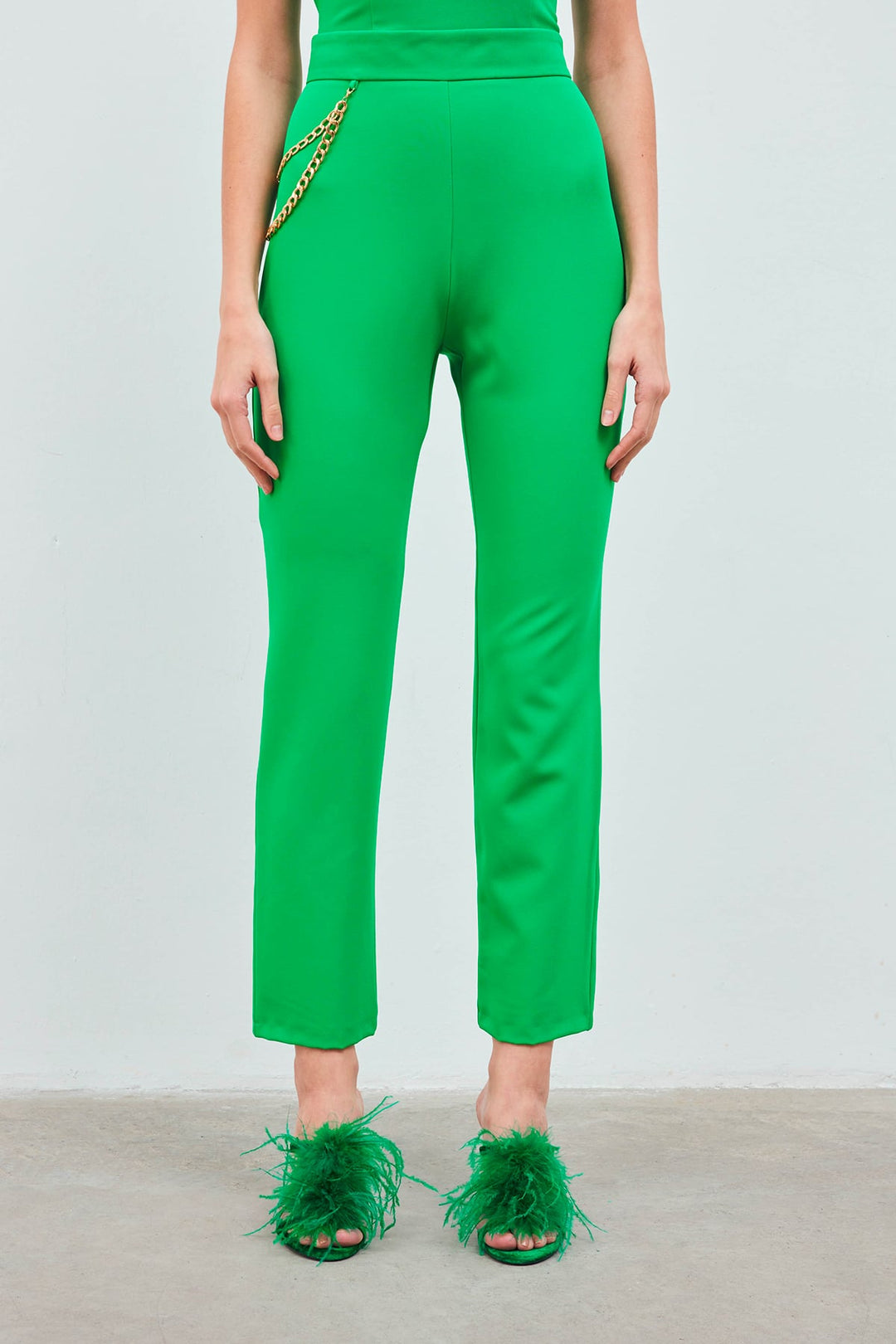 Sateen Pantalon avec accessoire en chaîne - Vert