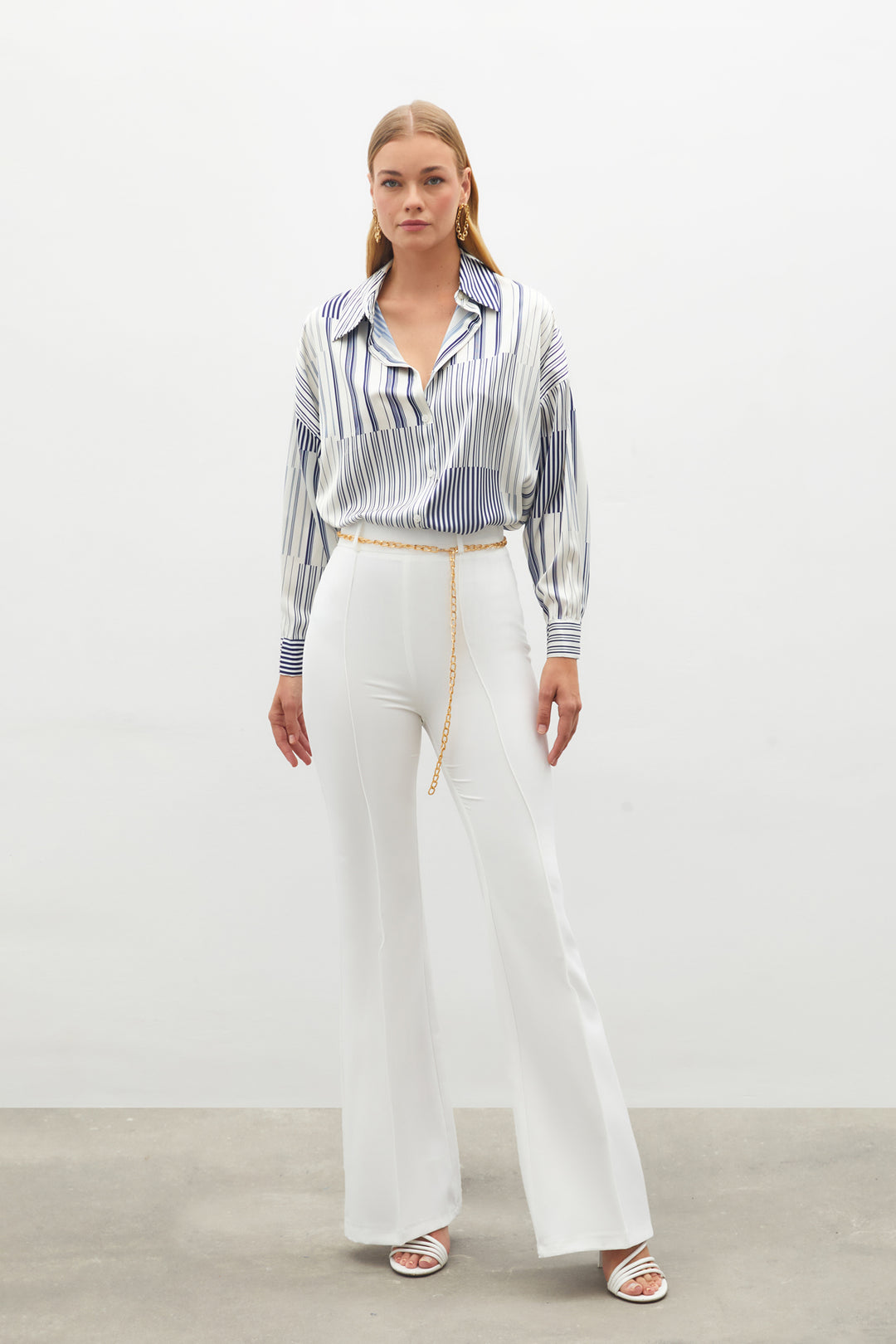 Sateen Pantalon avec ceinture en chaîne - Écru