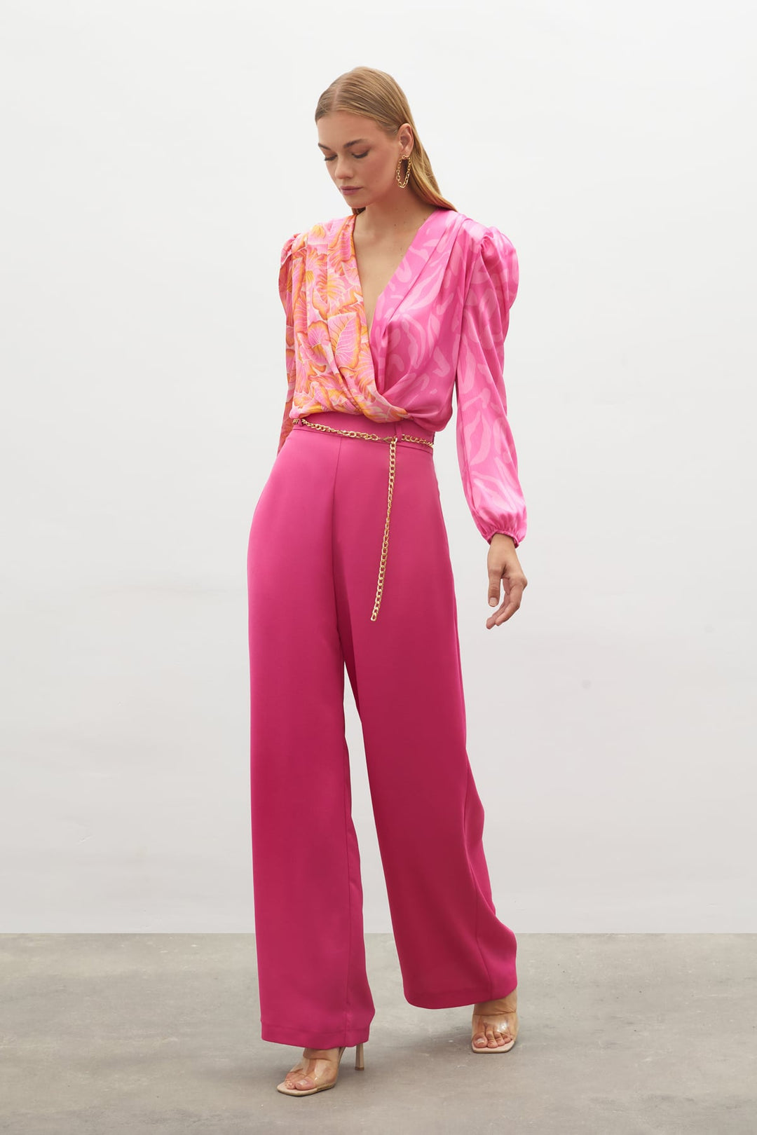 Sateen Pantalon en crêpe satin avec chaîne - Fuchsia