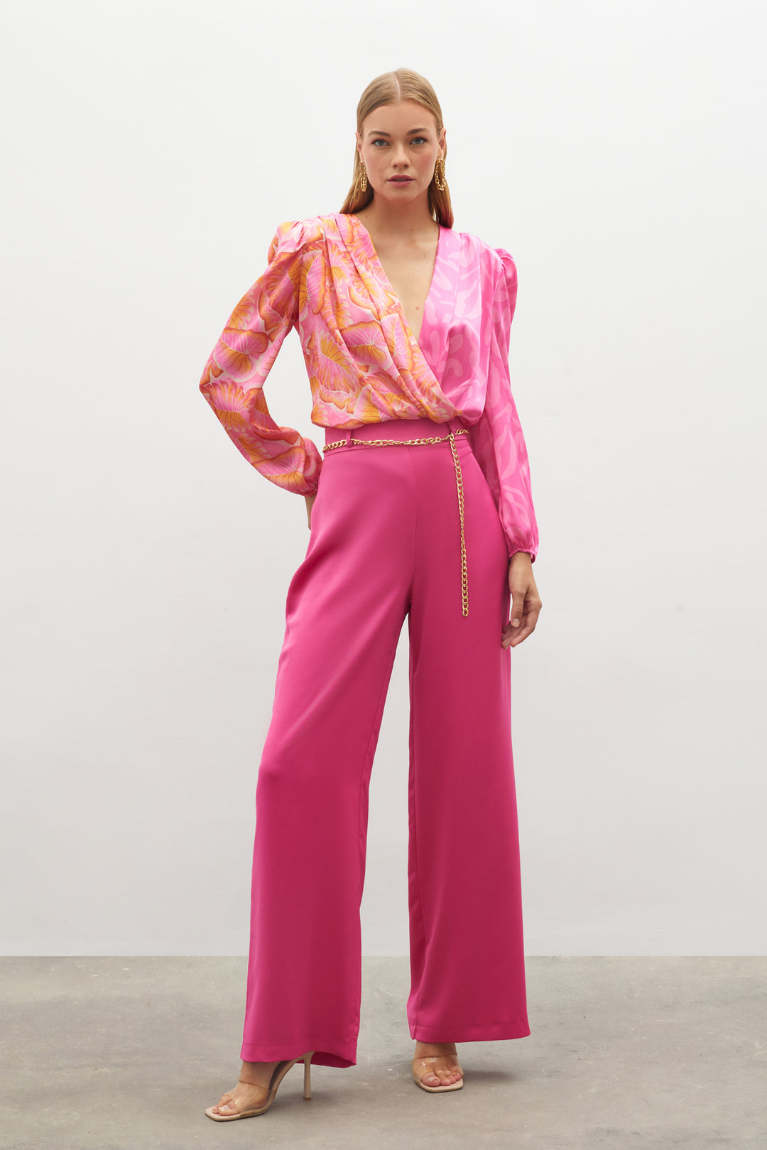 Sateen Pantalon en crêpe satin avec chaîne - Fuchsia