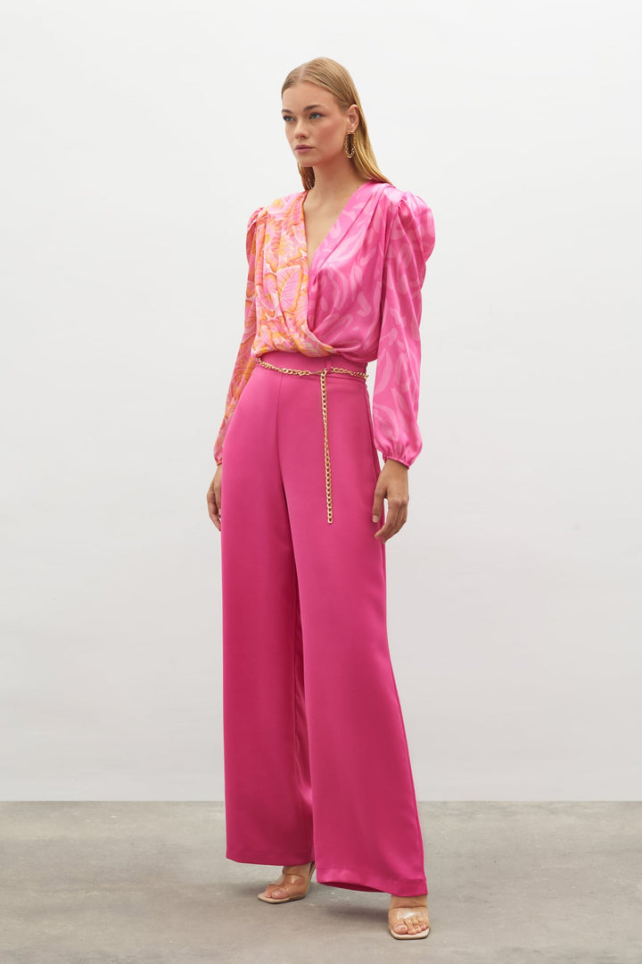 Sateen Pantalon en crêpe satin avec chaîne - Fuchsia