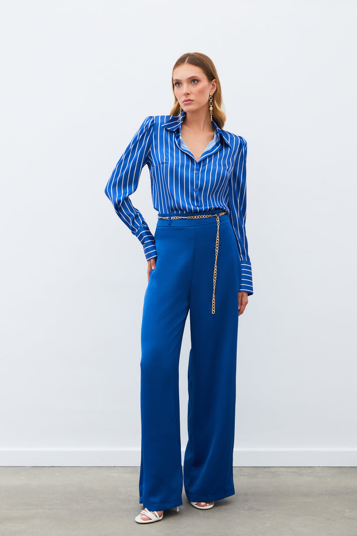 Sateen Pantalon en crêpe satin avec chaîne - Indigo