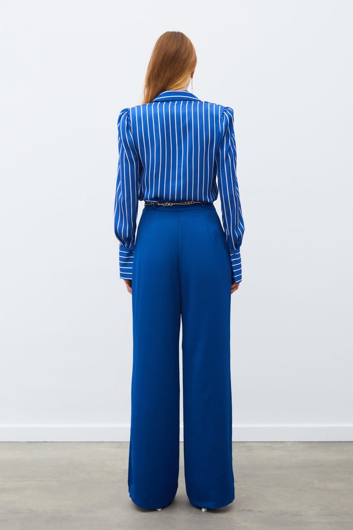 Sateen Pantalon en crêpe satin avec chaîne - Indigo