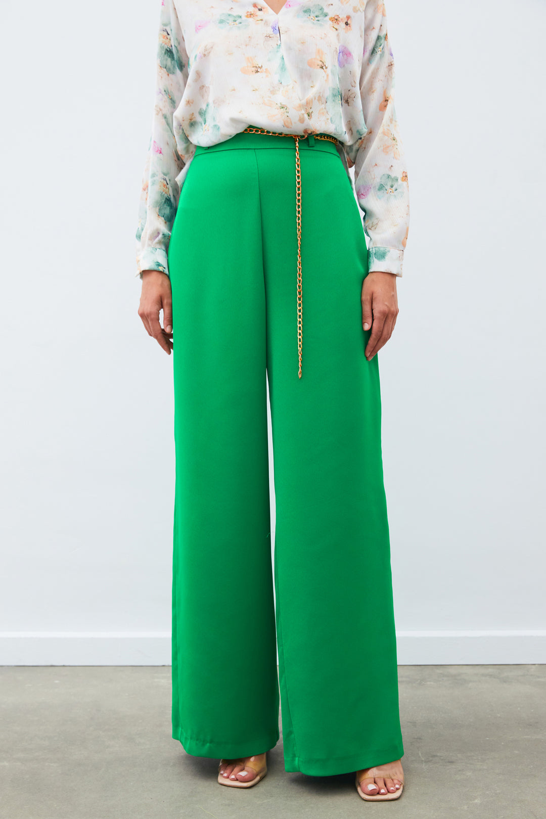 Sateen Pantalon en crêpe satin avec chaîne - Vert