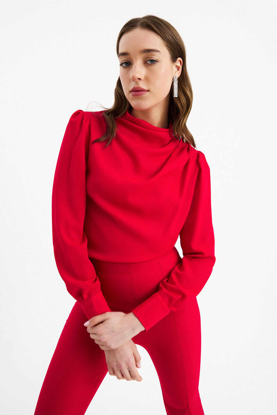 Sateen Blouse avec détails en pierres sur les boutons - Rouge