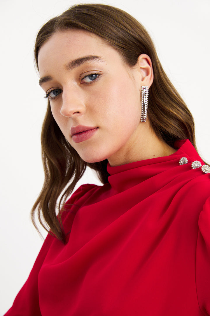 Sateen Blouse avec détails en pierres sur les boutons - Rouge