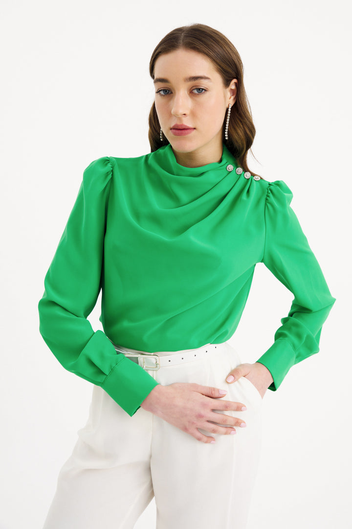 Sateen Blouse avec détails de boutons en pierre - Vert