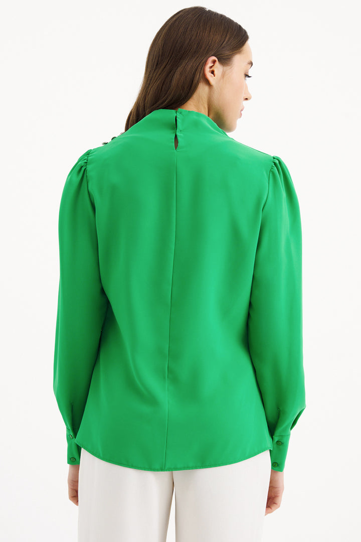 Sateen Blouse avec détails de boutons en pierre - Vert